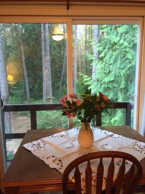 Cedar Song B&B Parksville Esterno foto